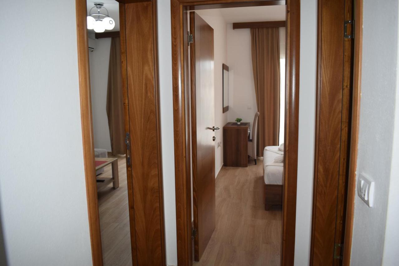 S&M Apartments Ulcinj Eksteriør billede