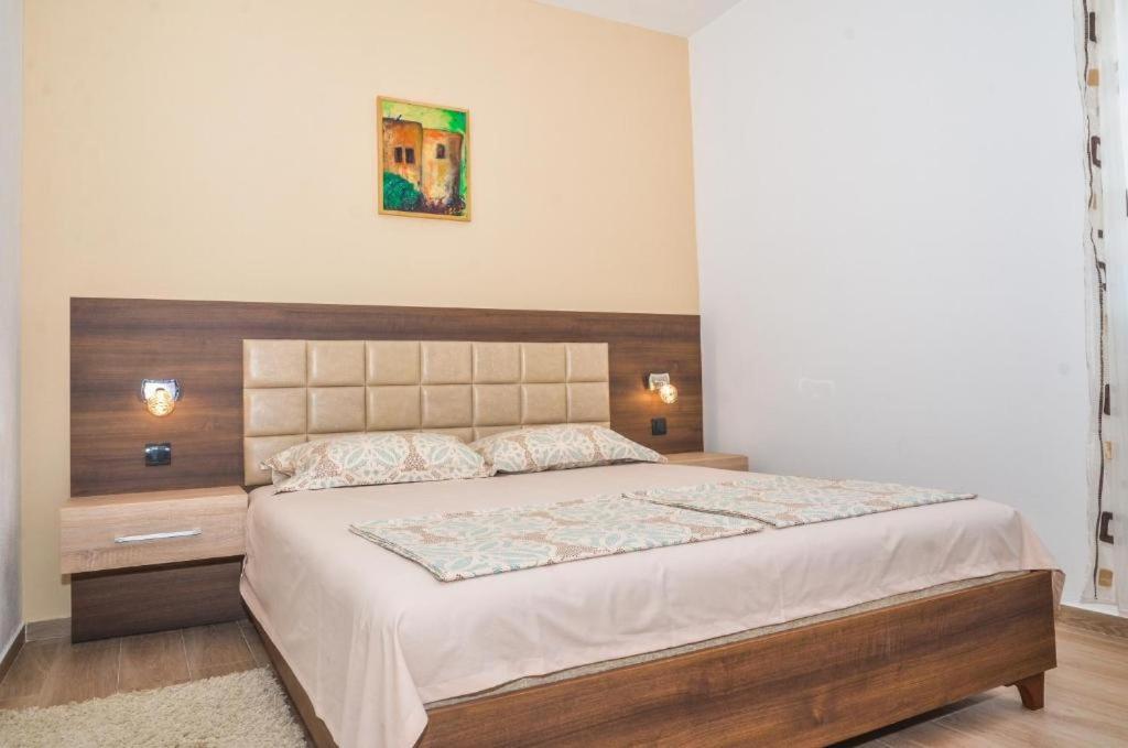 S&M Apartments Ulcinj Eksteriør billede